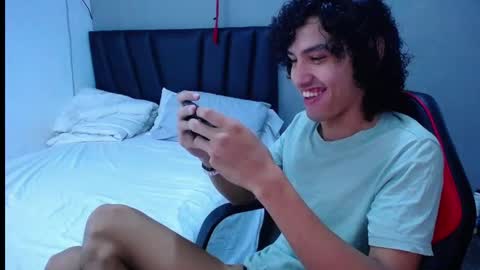 Tayron online show from November 17, 7:30 pm