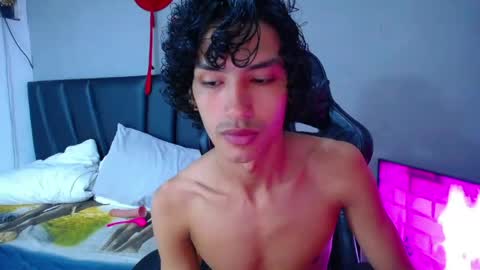 Tayron online show from June 6, 3:06 pm