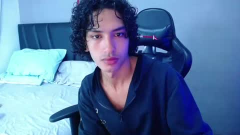 Tayron online show from June 14, 3:58 pm