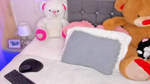 Snapshot of tayssa_maravilh chatting on June 18, 12:44 am TAYSSA ONLINE FROM 0630 PM - 1130 PM COLOMBIAN HOUR online show from June 18, 12:44 am