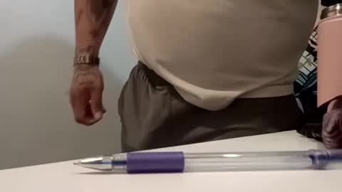 Snapshot of taytay541 chatting on December 1, 11:48 am Big boi sexy online show from December 1, 11:48 am