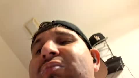 Snapshot of tboy833 chatting on August 9, 5:23 am Luis online show from August 9, 5:23 am
