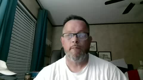Snapshot of tdhawk87 chatting on June 22, 10:23 am tdhawk87 online show from June 22, 10:23 am