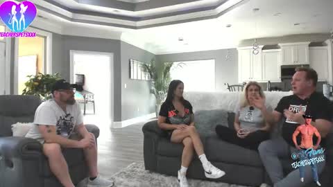 Snapshot of teacherspetsxxx chatting on March 1, 7:49 pm THE TEACHERS PETS online show from March 1, 7:49 pm