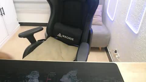 DYNAMITE DUO69 online show from February 12, 1:28 pm