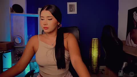 Loren Soler    Sophie Soler 19 years online show from January 16, 9:30 pm