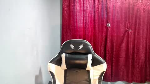 Snapshot of teamo_kiara chatting on June 13, 6:22 am your future wife online show from June 13, 6:22 am