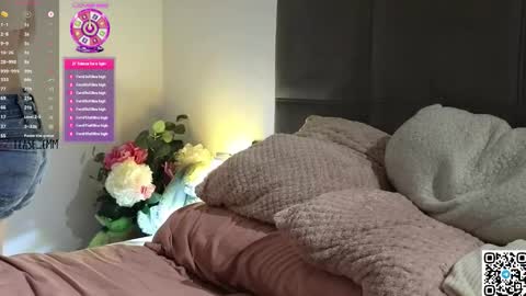 Em online show from November 29, 7:50 pm