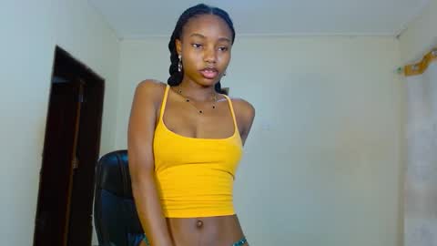 Snapshot of teasequeen01 chatting on October 12, 12:15 pm queen online show from October 12, 12:15 pm