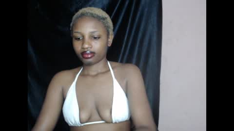 Snapshot of teasexkitty chatting on July 15, 11:21 pm teasexkitty online show from July 15, 11:21 pm