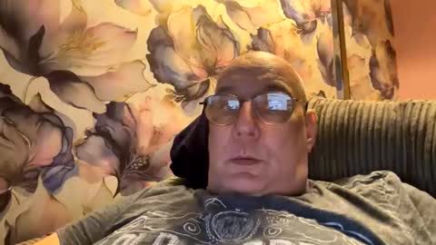 Mark online show from September 21, 7:04 pm