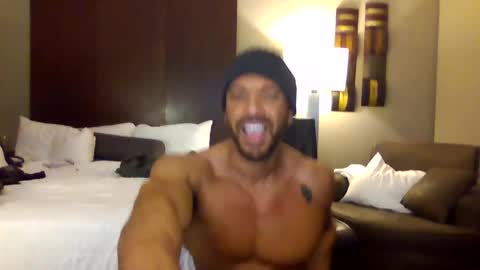 Snapshot of techflexdylan chatting on November 11, 6:46 am Techflexdylan online show from November 11, 6:46 am