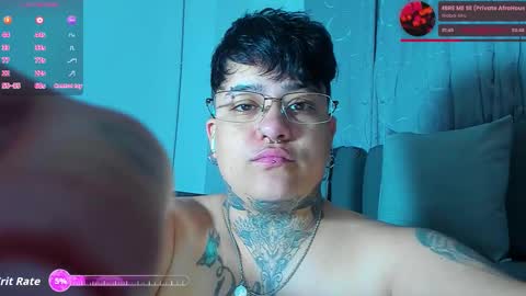 Charlee He online show from November 1, 11:29 pm