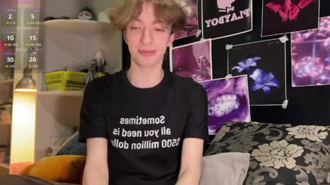 Snapshot of technoracer chatting on March 20, 9:19 pm Alice online show from March 20, 9:19 pm