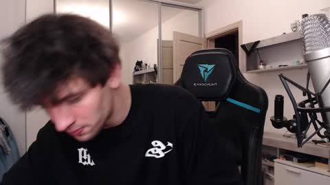 Teddy online show from December 13, 6:16 pm