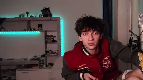 Teddy online show from December 17, 12:01 am