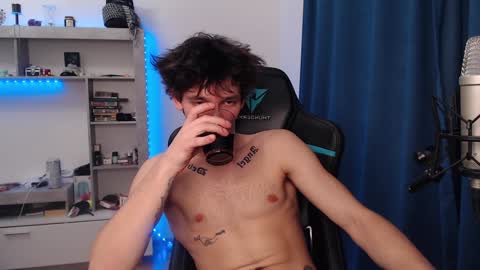 Teddy online show from December 19, 4:13 am