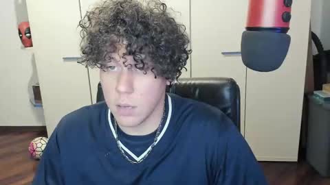 Snapshot of tedhmicro25 chatting on October 25, 10:12 am tedhmicro25 online show from October 25, 10:12 am