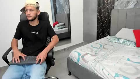 Tedy online show from March 6, 8:38 pm