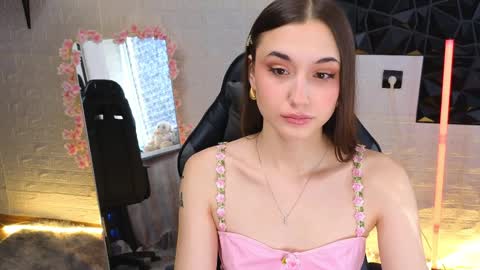 Snapshot of teeaapsex chatting on March 30, 2:01 am Alice and Cassie online show from March 30, 2:01 am