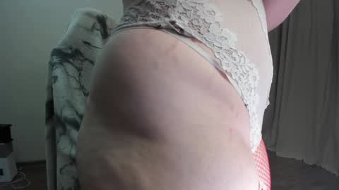 Snapshot of teeencutee chatting on December 2, 5:04 am Monika --------------2  stream 700 GMT day online show from December 2, 5:04 am