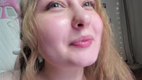 Snapshot of teeencutee chatting on February 2, 8:57 am Monika --------------2  stream 700 GMT day online show from February 2, 8:57 am