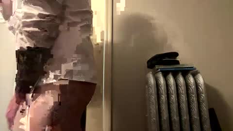 Twizzler online show from September 26, 3:10 am