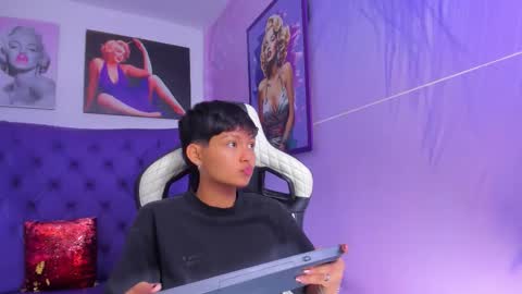 Snapshot of tefi_meow chatting on September 13, 11:21 am Stefani  online show from September 13, 11:21 am