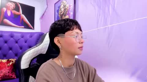 Snapshot of tefi_meow chatting on September 25, 11:47 am Stefani  online show from September 25, 11:47 am
