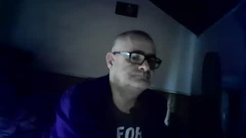 Snapshot of telecommandedu26 chatting on December 11, 2:22 pm telecommandedu26 online show from December 11, 2:22 pm