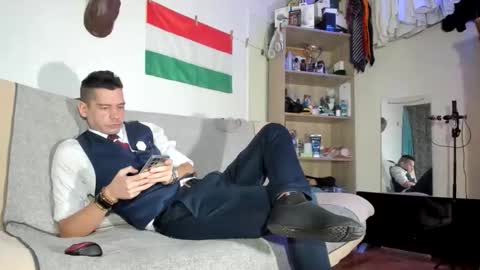 Virg Lszl online show from December 15, 4:39 am