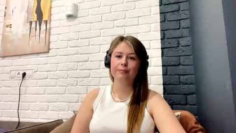 Lana online show from March 13, 9:05 am