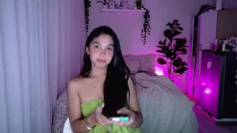 temptessa20 online show from October 28, 5:15 pm