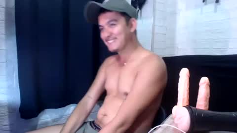 Snapshot of tempting_jon chatting on September 16, 7:53 am tempting_jon online show from September 16, 7:53 am