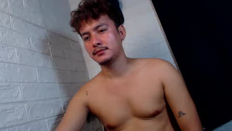 Snapshot of tempting_jon chatting on February 11, 10:31 am tempting_jon online show from February 11, 10:31 am