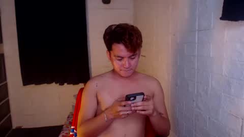 Snapshot of tempting_jon chatting on May 22, 12:55 pm tempting_jon online show from May 22, 12:55 pm