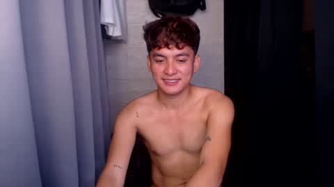 Snapshot of tempting_jon chatting on July 22, 3:42 am tempting_jon online show from July 22, 3:42 am