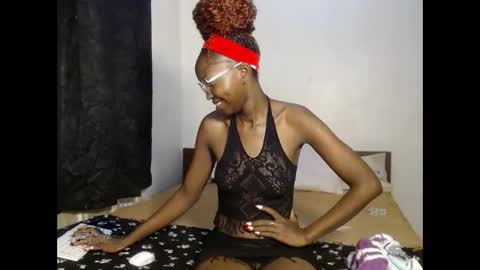 Snapshot of tempting_vibe chatting on February 3, 6:13 pm tempting_vibe online show from February 3, 6:13 pm