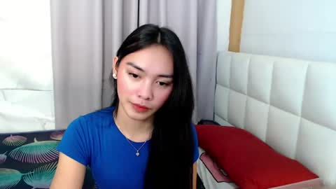 Snapshot of temptmebabyx chatting on June 12, 1:32 pm YOGIRL MAXINE online show from June 12, 1:32 pm