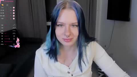Snapshot of tender__kitty chatting on February 6, 5:27 pm Sue online show from February 6, 5:27 pm