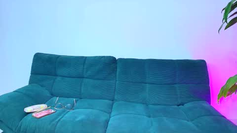 Snapshot of tender_dust chatting on March 9, 9:46 pm tender_dust online show from March 9, 9:46 pm