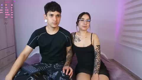 Snapshot of tender_dust chatting on September 16, 2:56 am tender_dust online show from September 16, 2:56 am