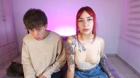 Snapshot of tender_dust chatting on February 8, 3:32 am tender_dust online show from February 8, 3:32 am