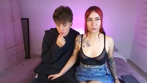 Snapshot of tender_dust chatting on February 22, 9:35 pm tender_dust online show from February 22, 9:35 pm