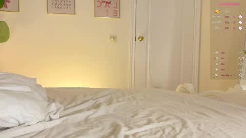 Snapshot of tenderiris chatting on April 7, 12:22 am tenderiris online show from April 7, 12:22 am