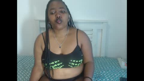 Snapshot of tenderousdoll chatting on June 22, 8:33 am TenderousDoll online show from June 22, 8:33 am