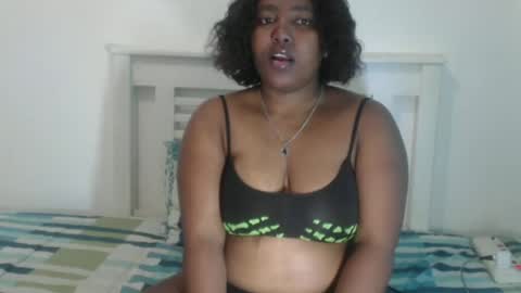 Snapshot of tenderousdoll chatting on July 2, 6:19 am TenderousDoll online show from July 2, 6:19 am