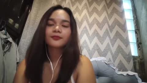 Snapshot of teofilaconant chatting on July 3, 7:15 am Sylvie online show from July 3, 7:15 am