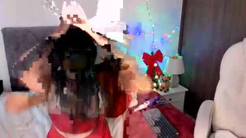 Snapshot of ternura_prohibida chatting on December 17, 5:08 pm Emily online show from December 17, 5:08 pm