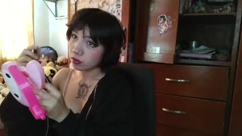 Snapshot of terraelowen chatting on May 6, 2:44 pm Terra Elowen online show from May 6, 2:44 pm